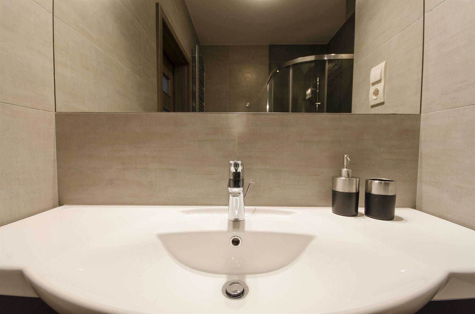 Angel City Center Krakow Aparthotel ภายนอก รูปภาพ